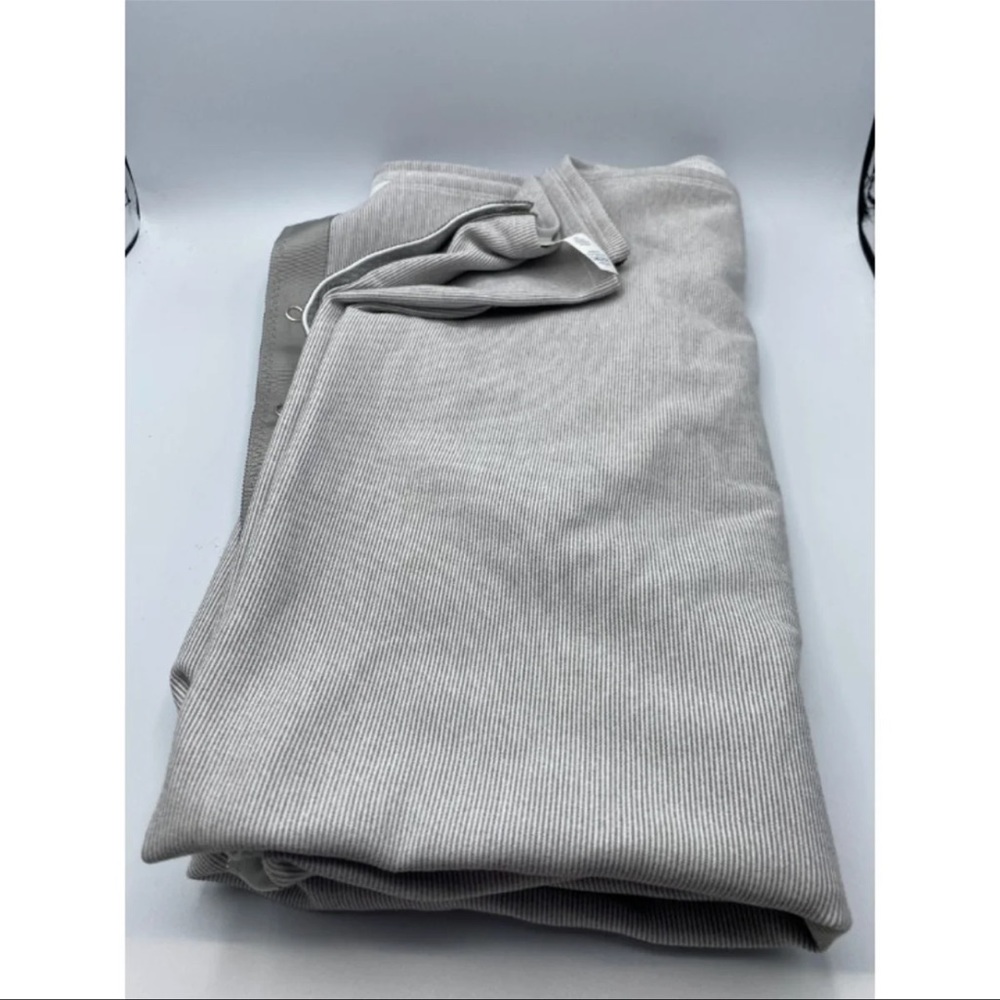 Lululemon Versatile Vinyasa Scarf/Wrap, One Size, Grey Stripe